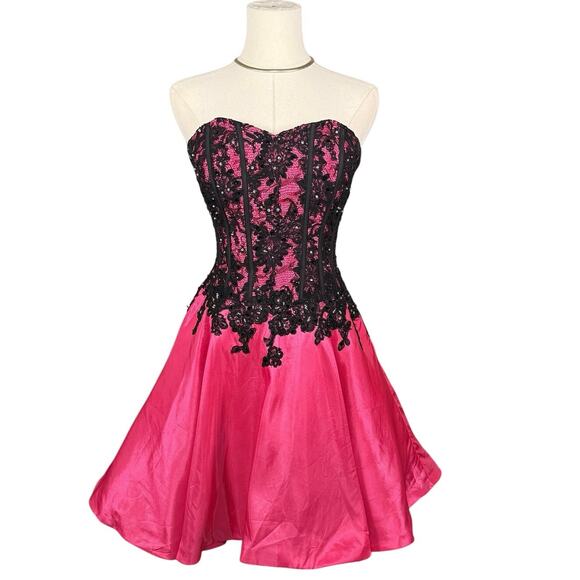 Camile La Vie Corset Mini Dress Pink Black Lace Strapless Fit & Flare | Size 4 - Picture 2 of 8